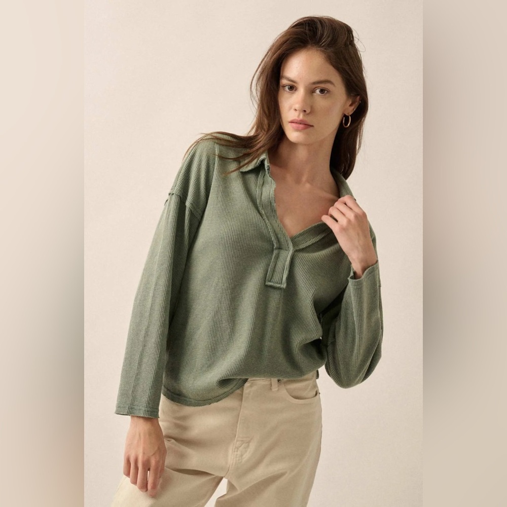 No Problemo Collared V-Neck Waffle-Knit Top - Promesa